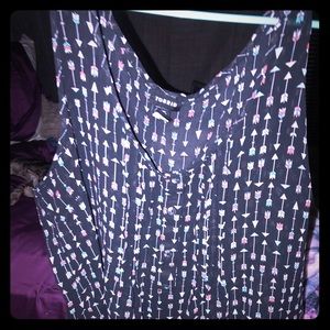 Torrid black flowy tank top with arrow print NWOT